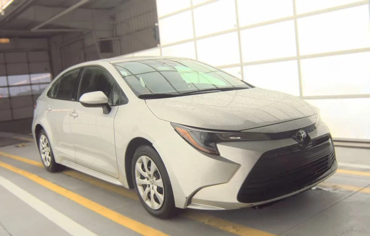2025 TOYOTA COROLLA LE 4