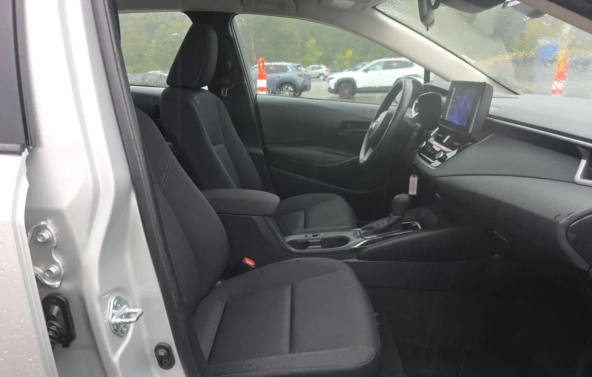 2025 TOYOTA COROLLA LE 5