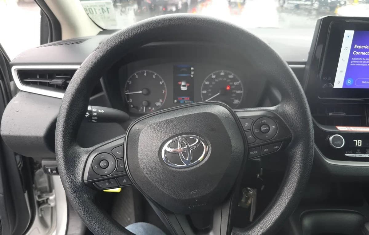 2025 TOYOTA COROLLA LE 7