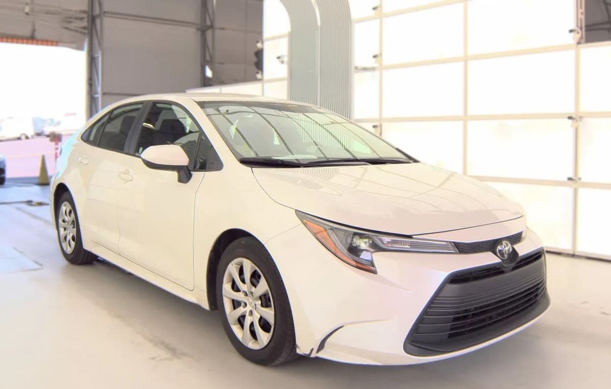 2025 TOYOTA COROLLA LE 4