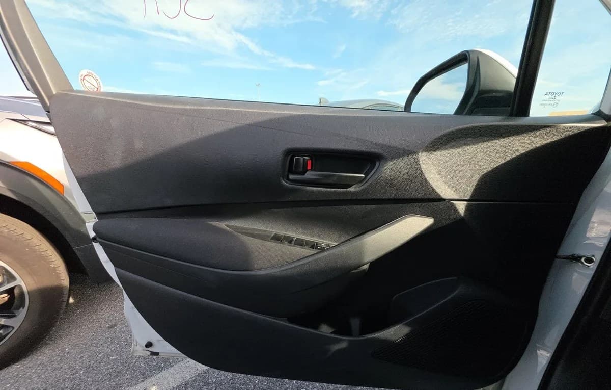 2025 TOYOTA COROLLA LE 6