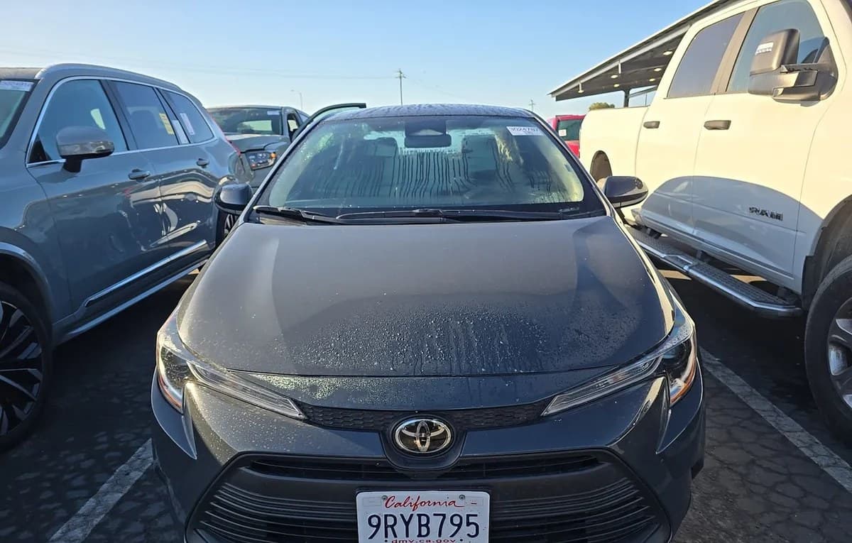 2025 TOYOTA COROLLA LE 3