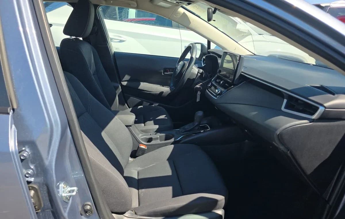 2025 TOYOTA COROLLA LE SEDAN 5