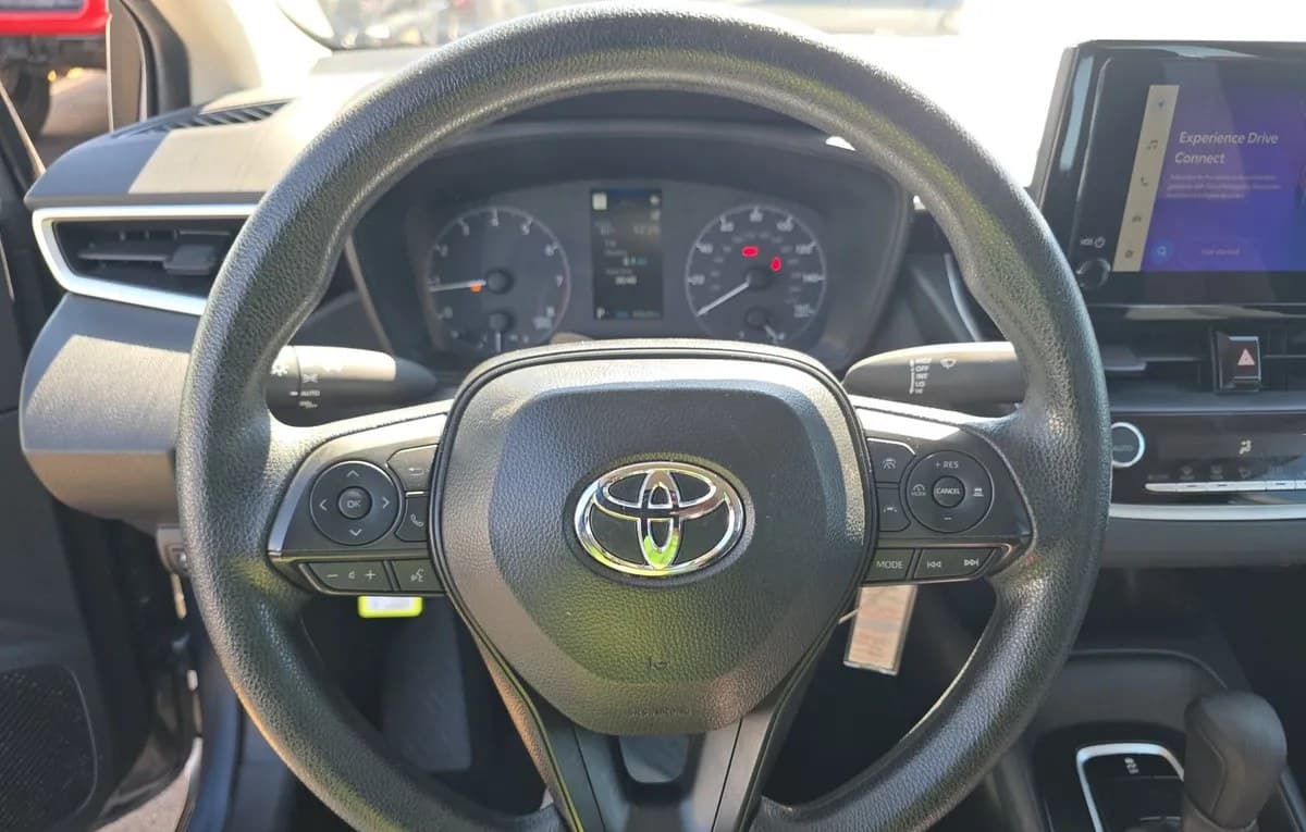 2025 TOYOTA COROLLA LE SEDAN 7