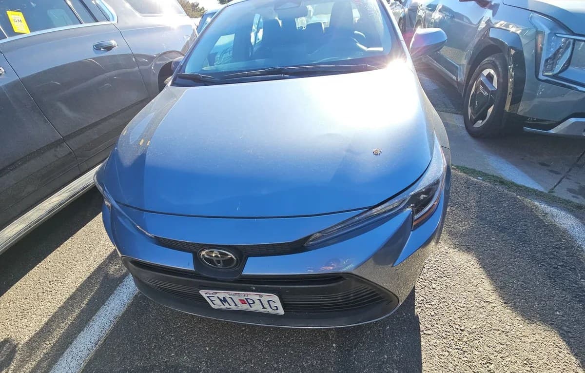 2025 TOYOTA COROLLA LE 3