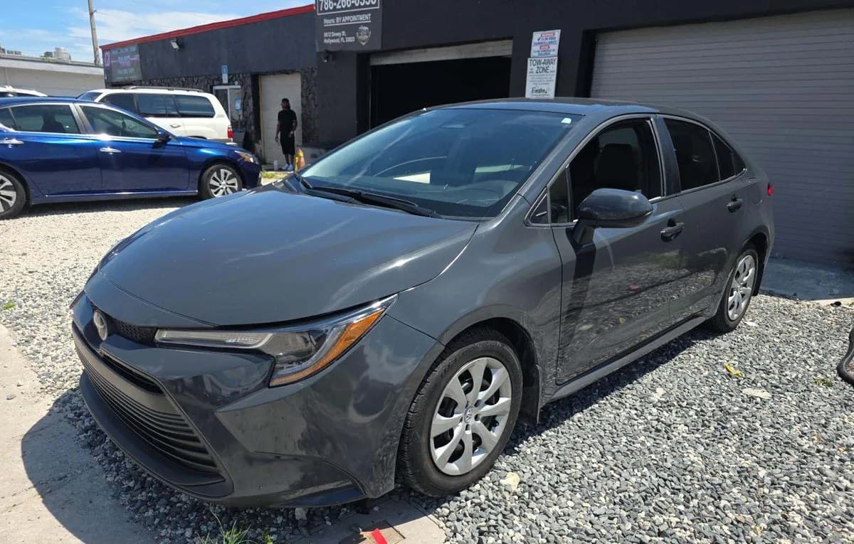 2025 TOYOTA COROLLA LE 2