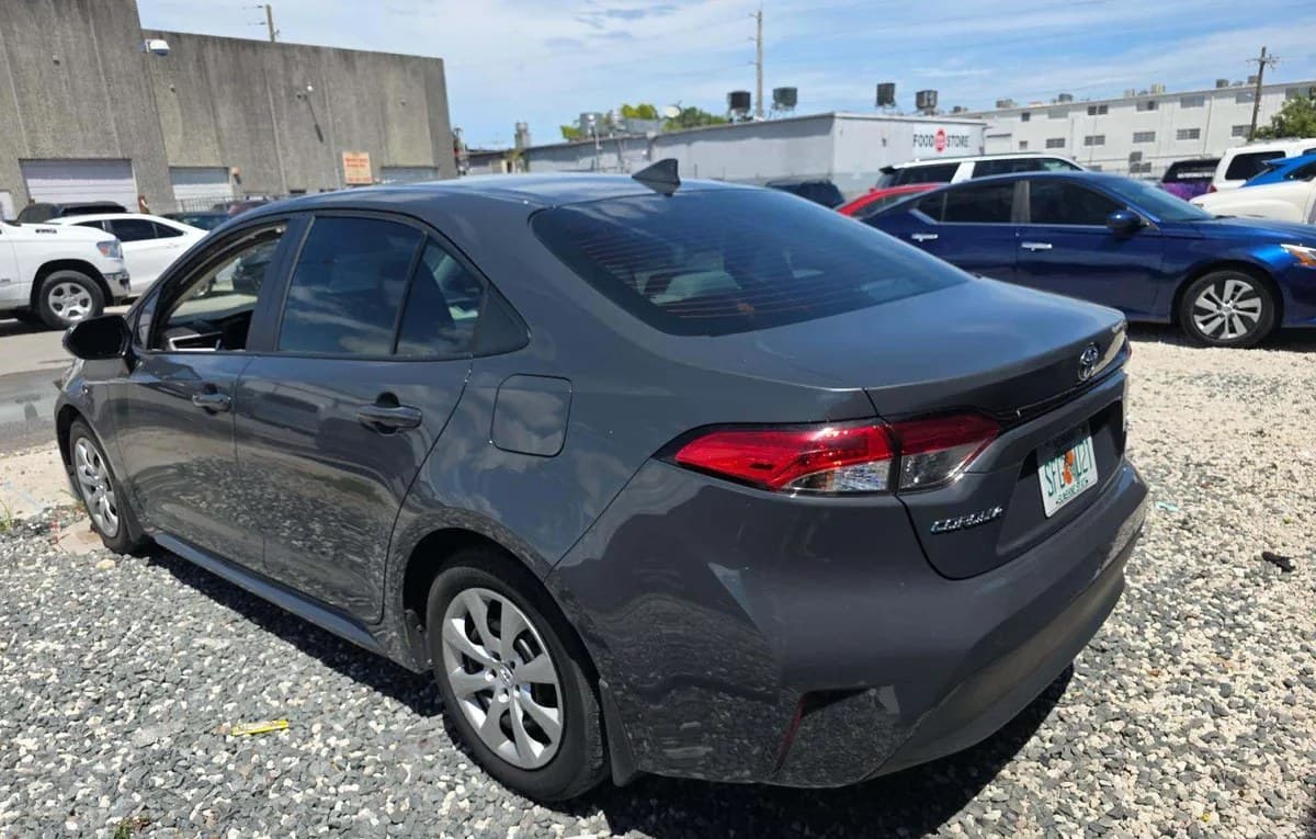 2025 TOYOTA COROLLA LE 3