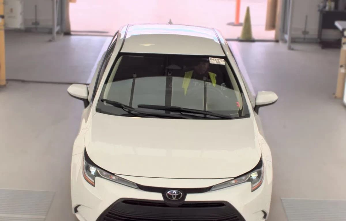 2025 TOYOTA COROLLA LE 3