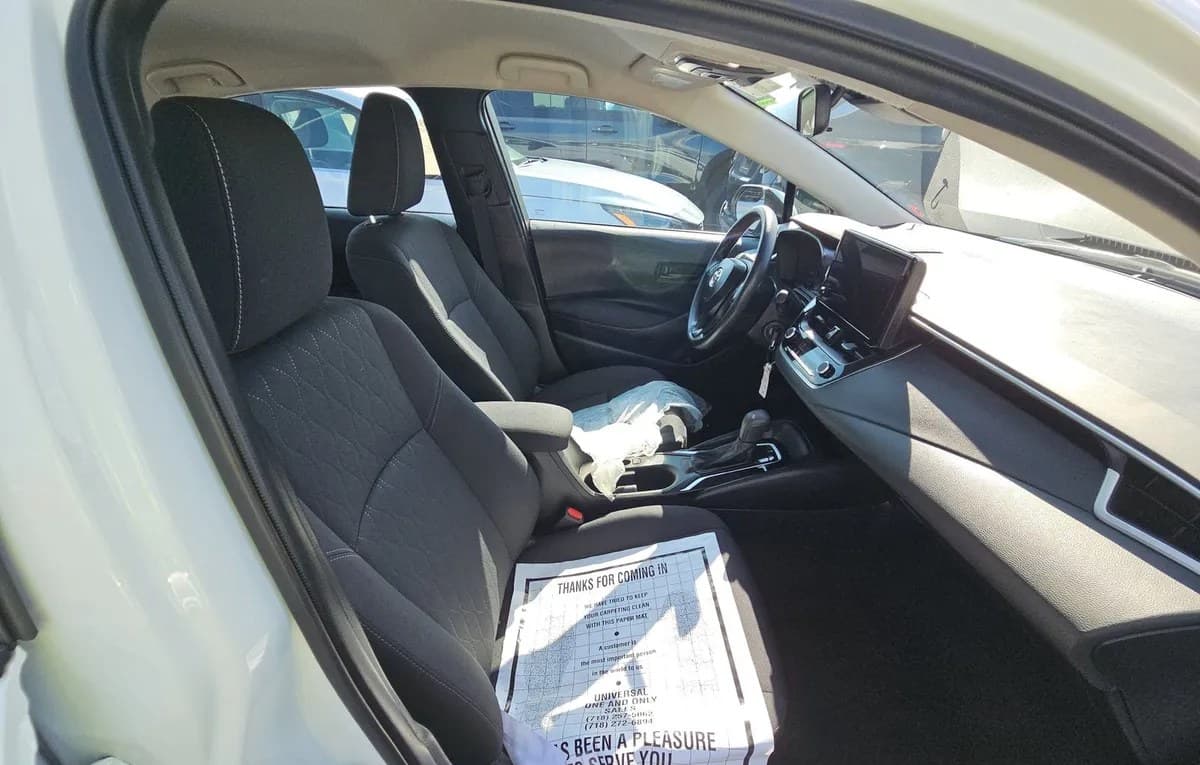 2025 TOYOTA COROLLA LE 5