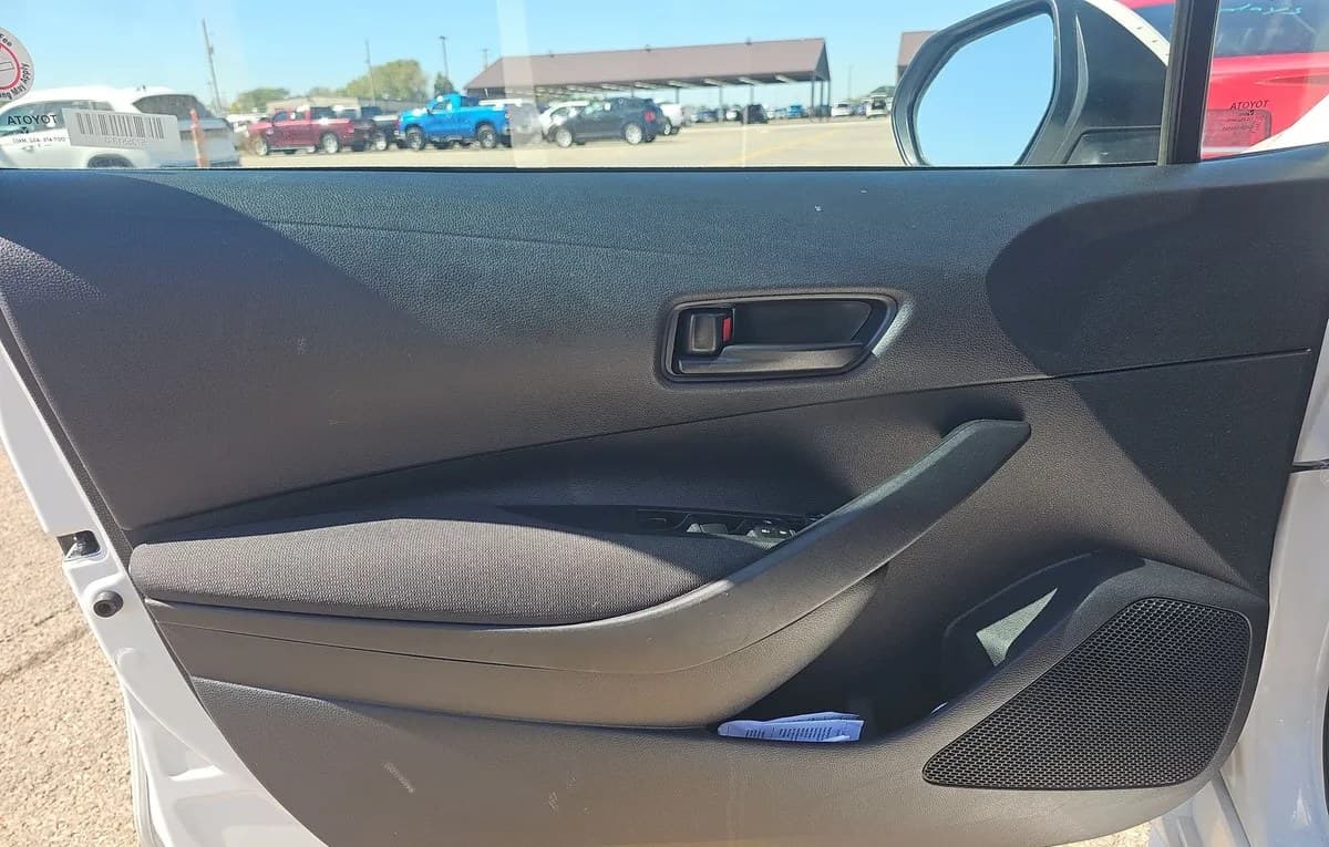 2025 TOYOTA COROLLA LE 6