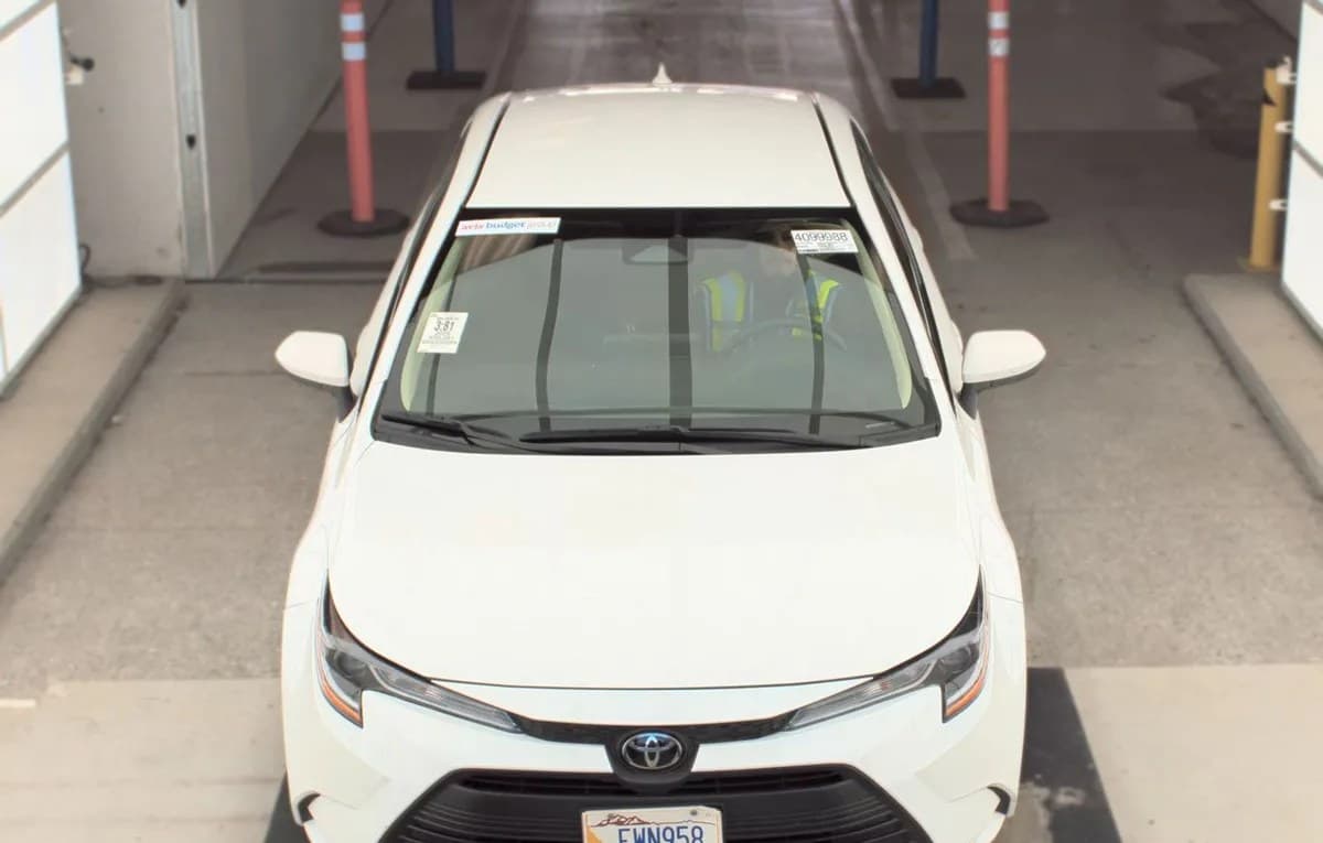2025 TOYOTA COROLLA LE 3