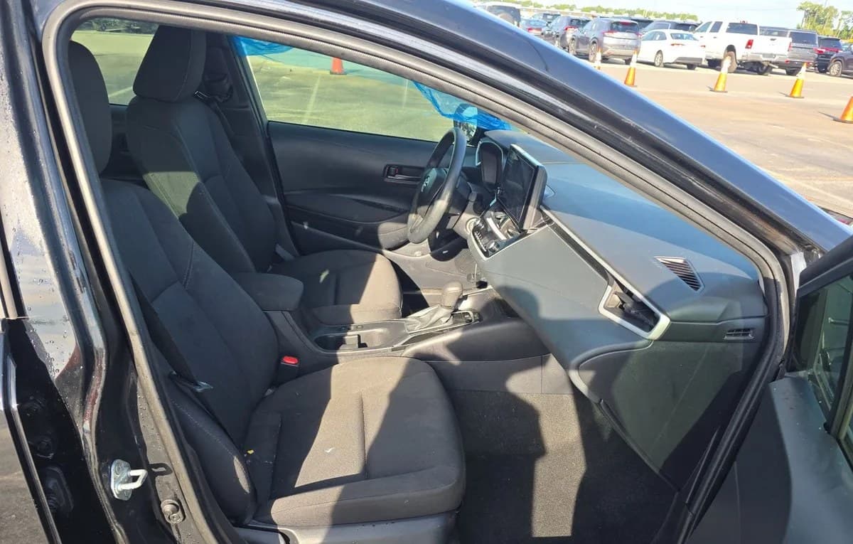 2025 TOYOTA COROLLA LE 5