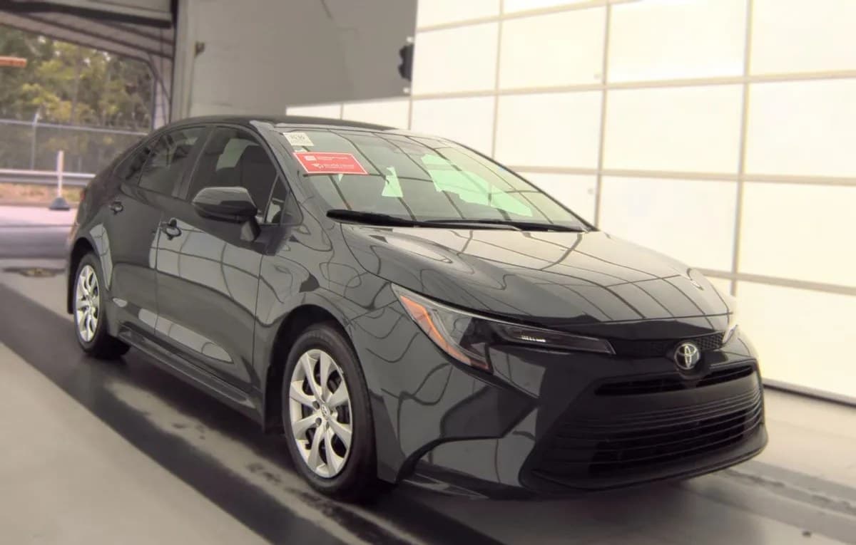 2026 TOYOTA COROLLA LE 4