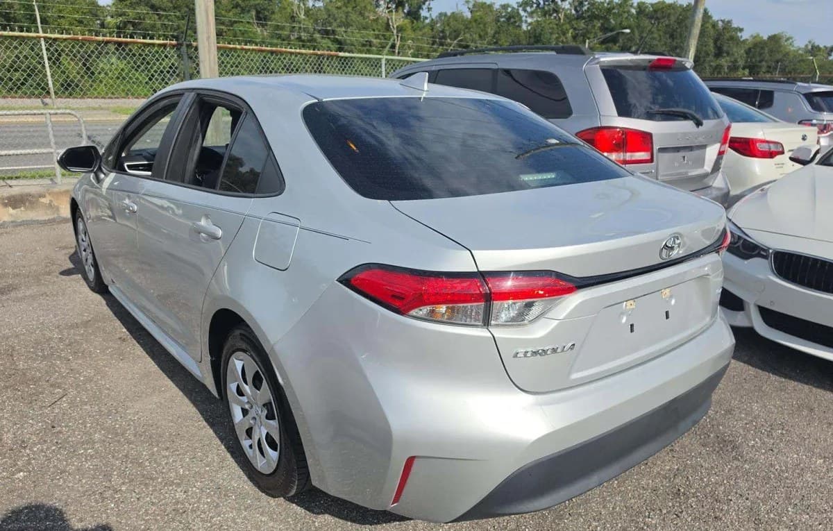 2023 TOYOTA COROLLA LE 3