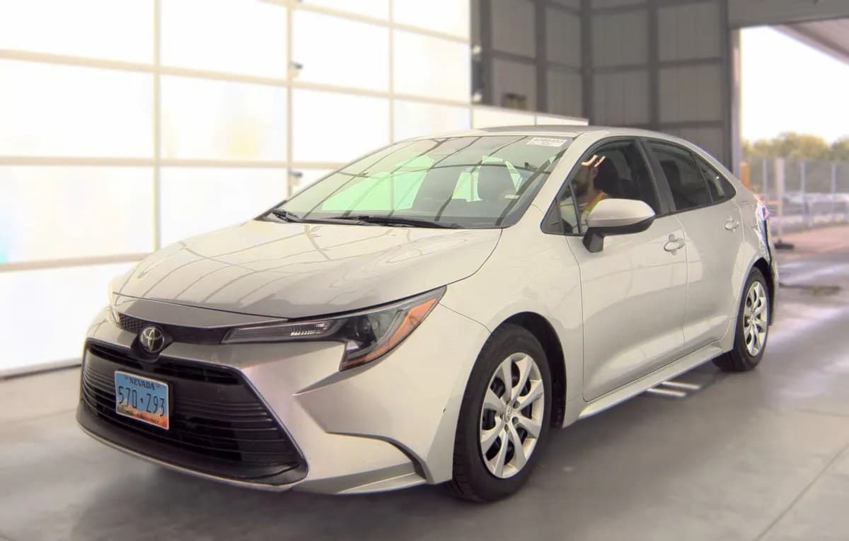 2024 TOYOTA COROLLA LE SEDAN 2