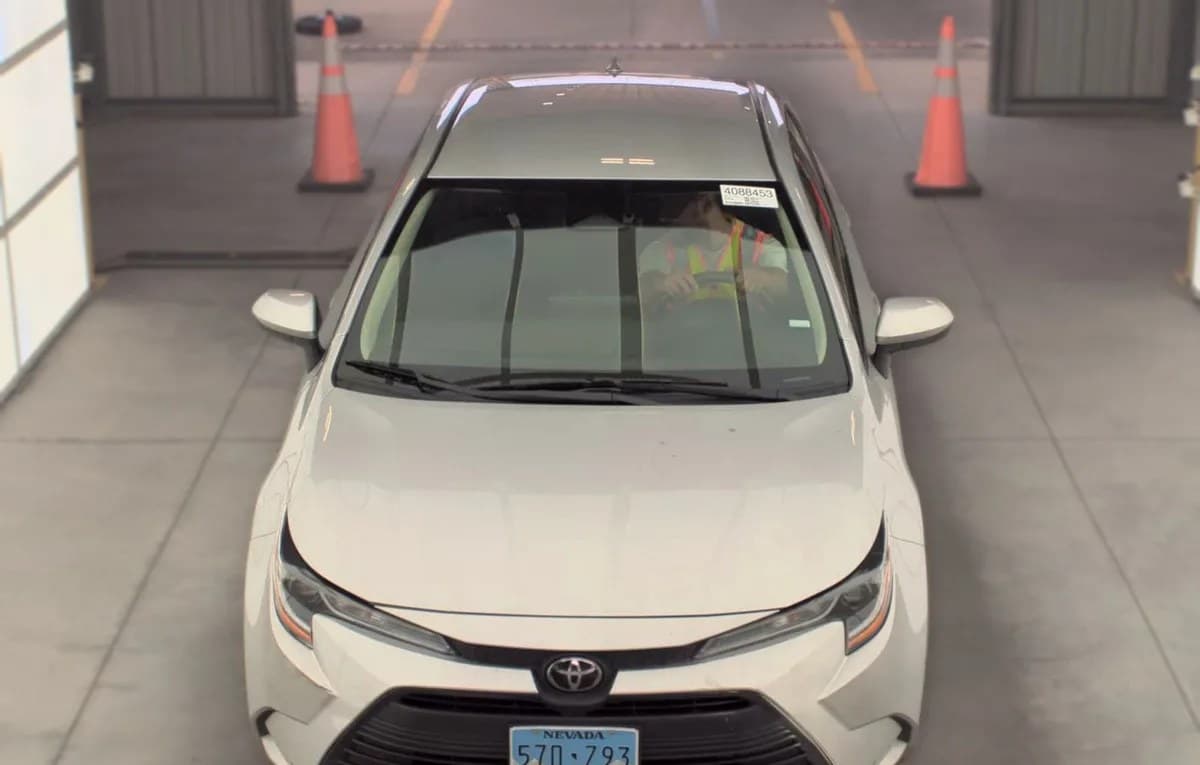 2024 TOYOTA COROLLA LE SEDAN 3