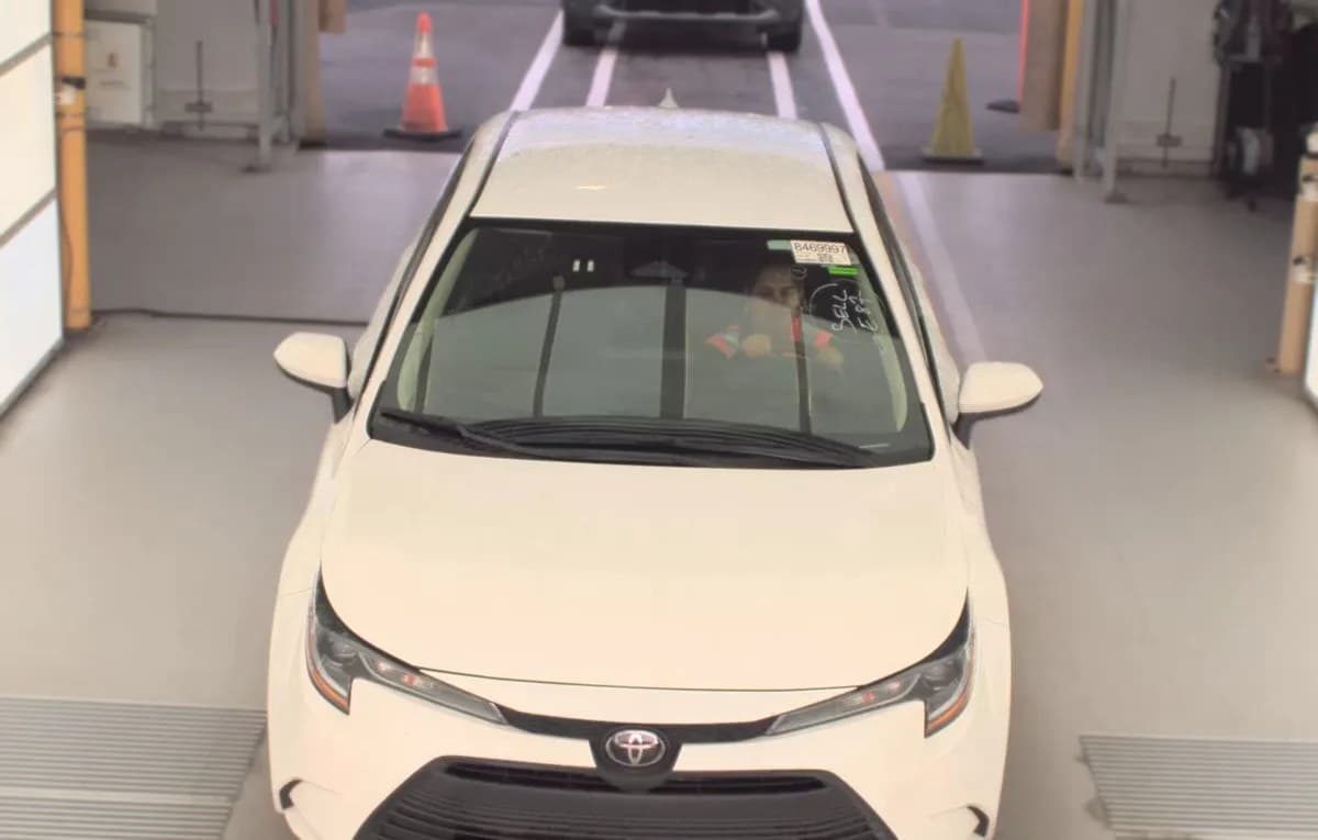 2025 TOYOTA COROLLA LE 3