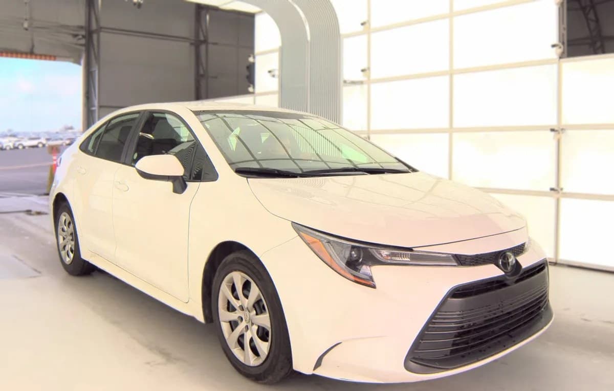 2025 TOYOTA COROLLA LE 4
