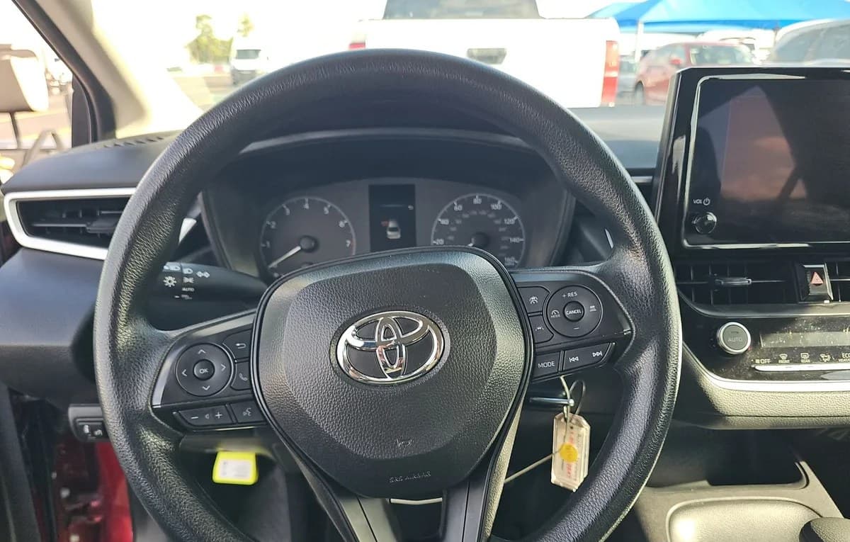 2025 TOYOTA COROLLA LE 7