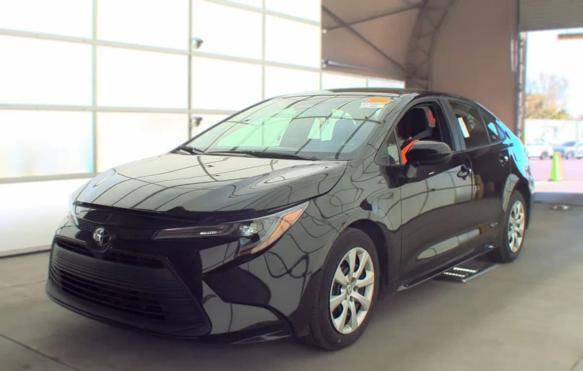 2025 TOYOTA COROLLA LE 2