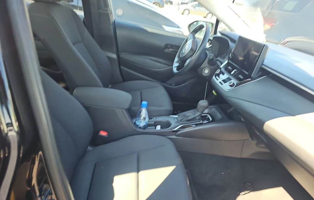 2025 TOYOTA COROLLA LE 5