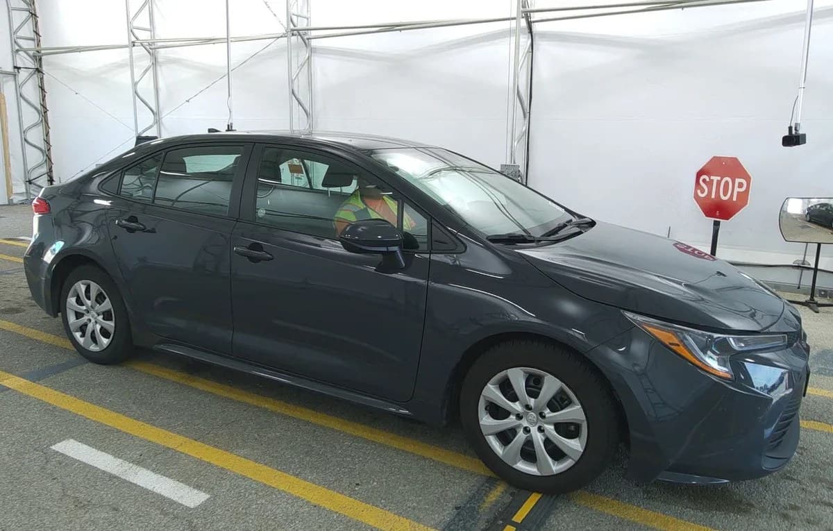 2025 TOYOTA COROLLA LE 4