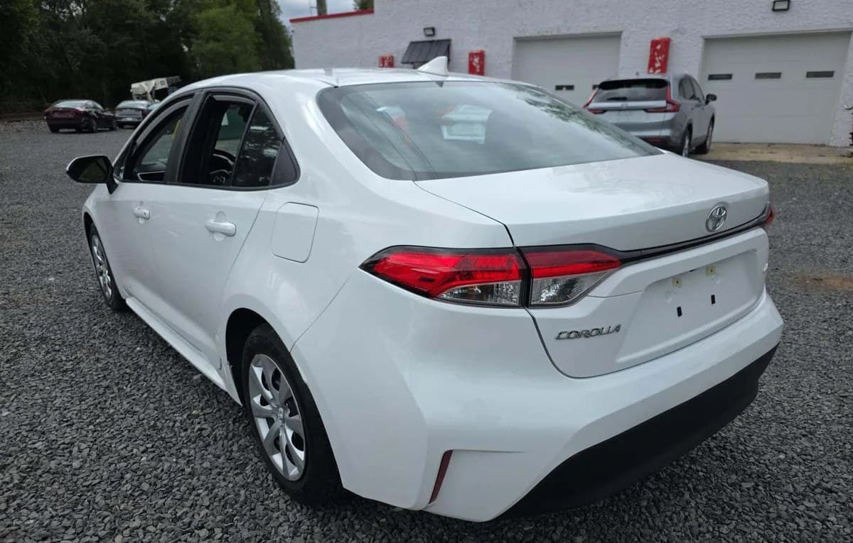 2025 TOYOTA COROLLA LE 3