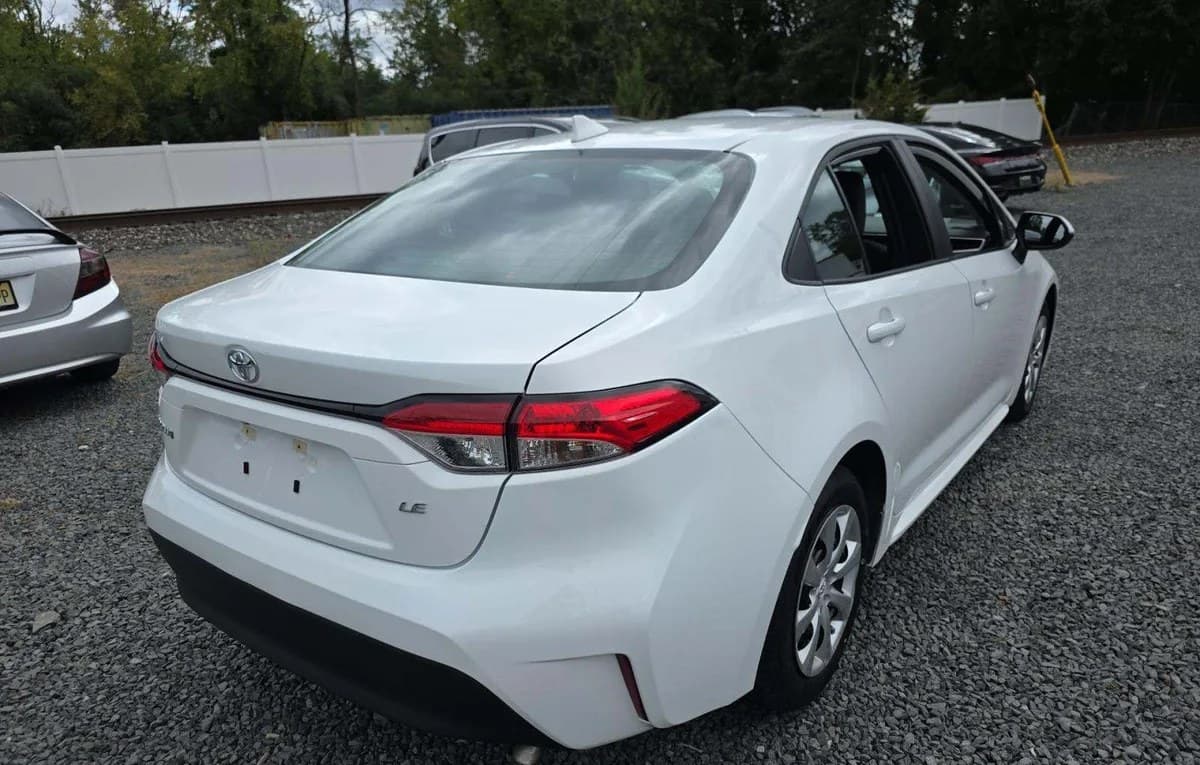 2025 TOYOTA COROLLA LE 4