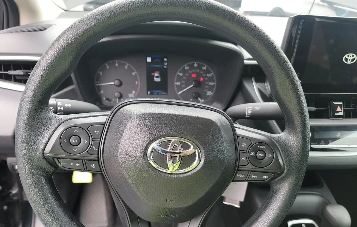 2025 TOYOTA COROLLA LE 7