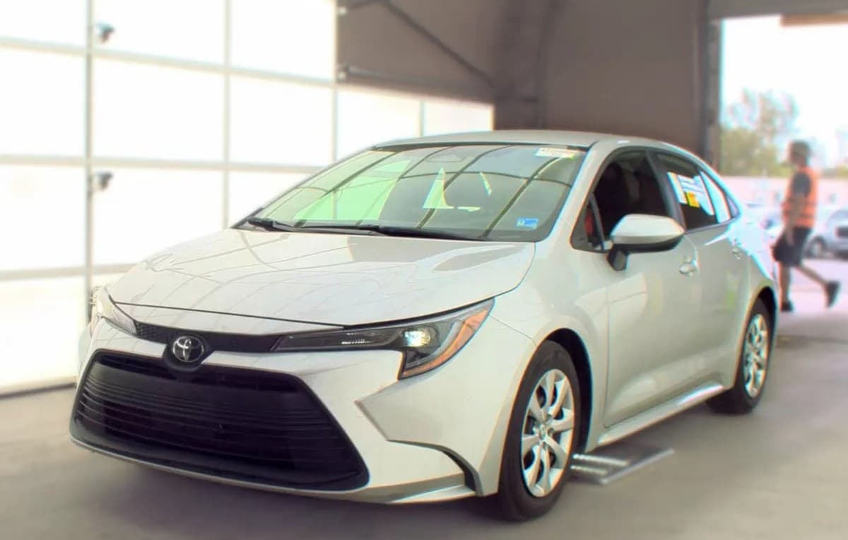 2025 TOYOTA COROLLA LE 2