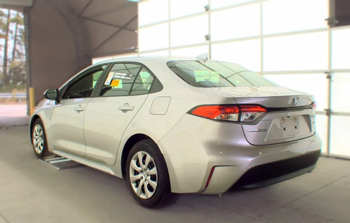 2025 TOYOTA COROLLA LE 5
