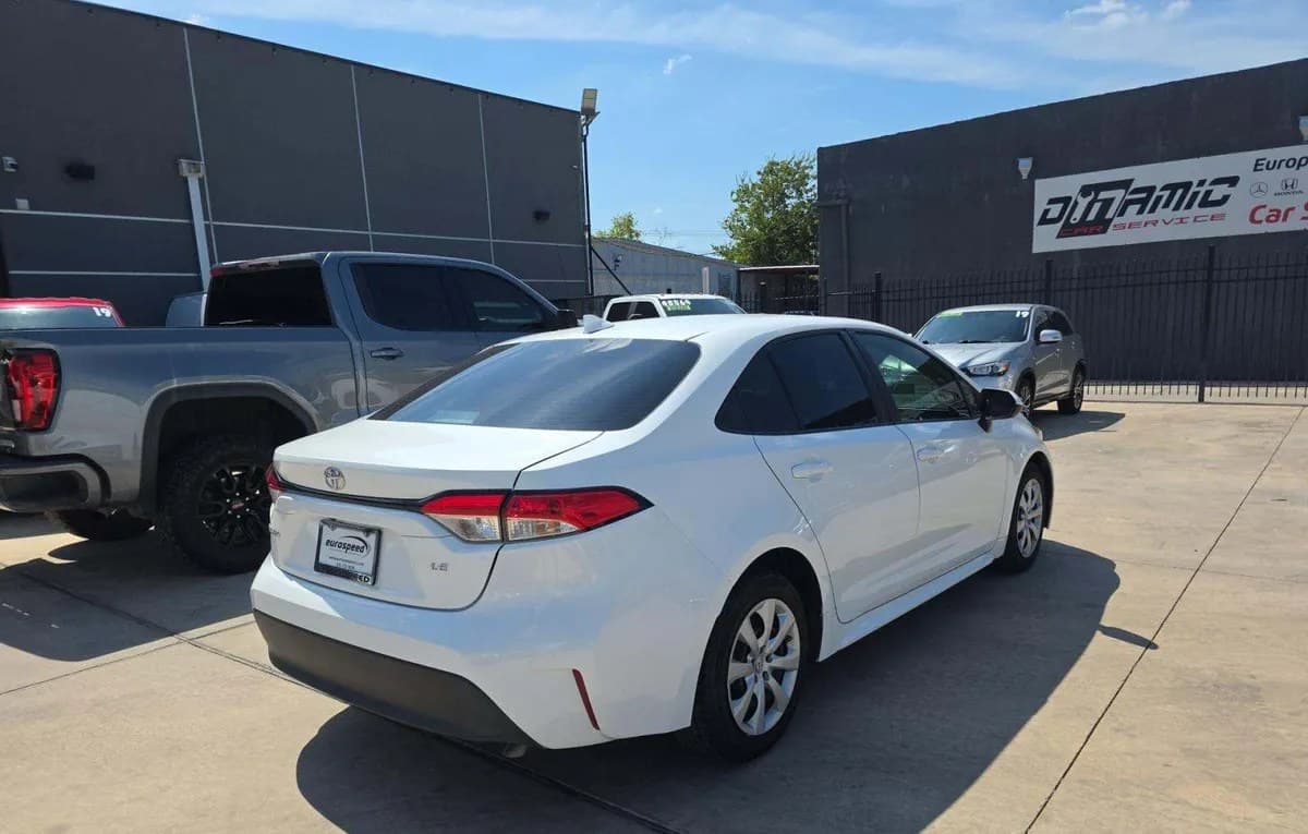 2023 TOYOTA COROLLA LE 4