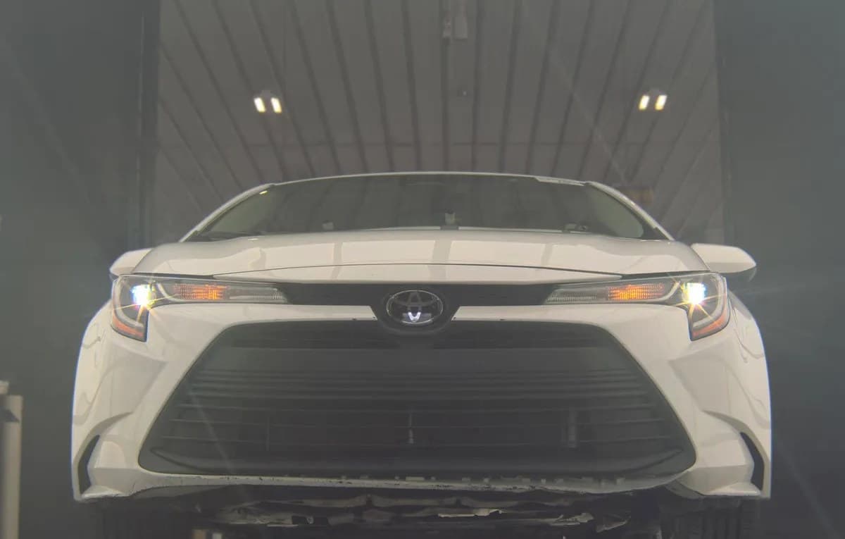 2023 TOYOTA COROLLA LE 4