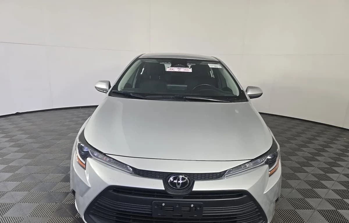 2024 TOYOTA COROLLA LE 3