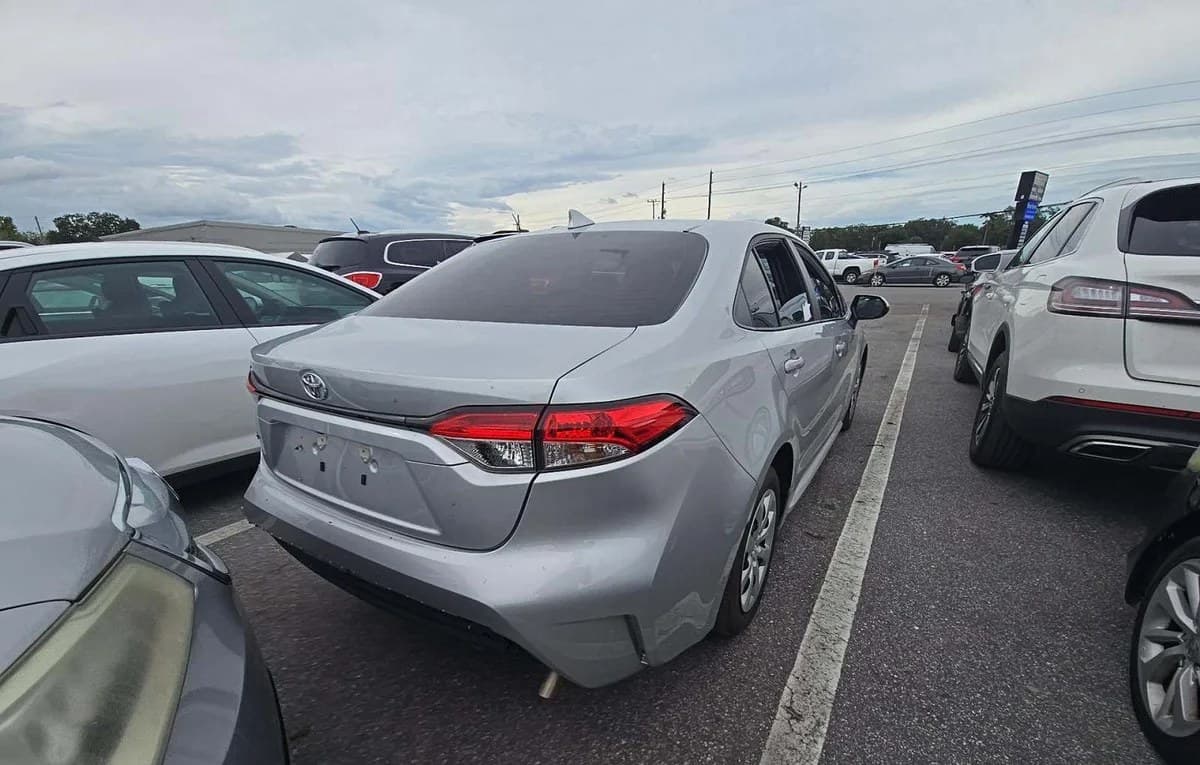 2024 TOYOTA COROLLA LE 4