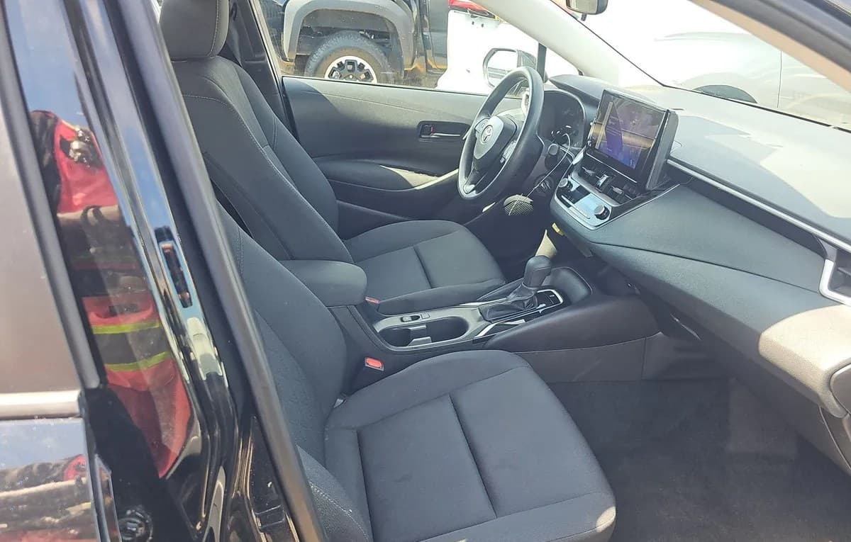2025 TOYOTA COROLLA LE SEDAN 5