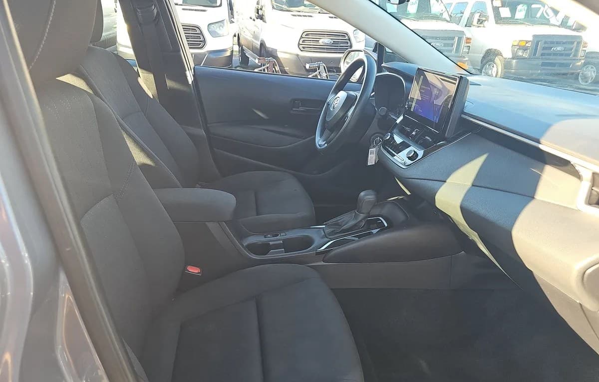 2025 TOYOTA COROLLA LE 5