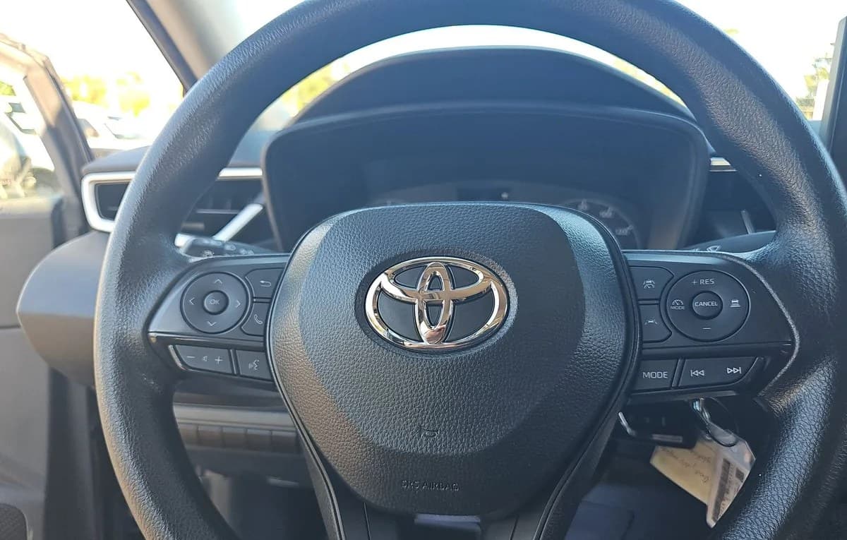 2025 TOYOTA COROLLA LE 7