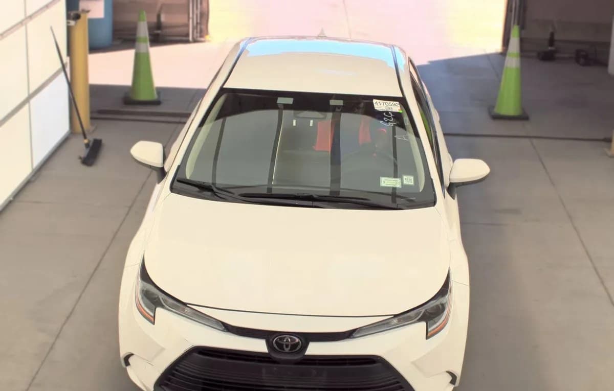 2025 TOYOTA COROLLA LE 3