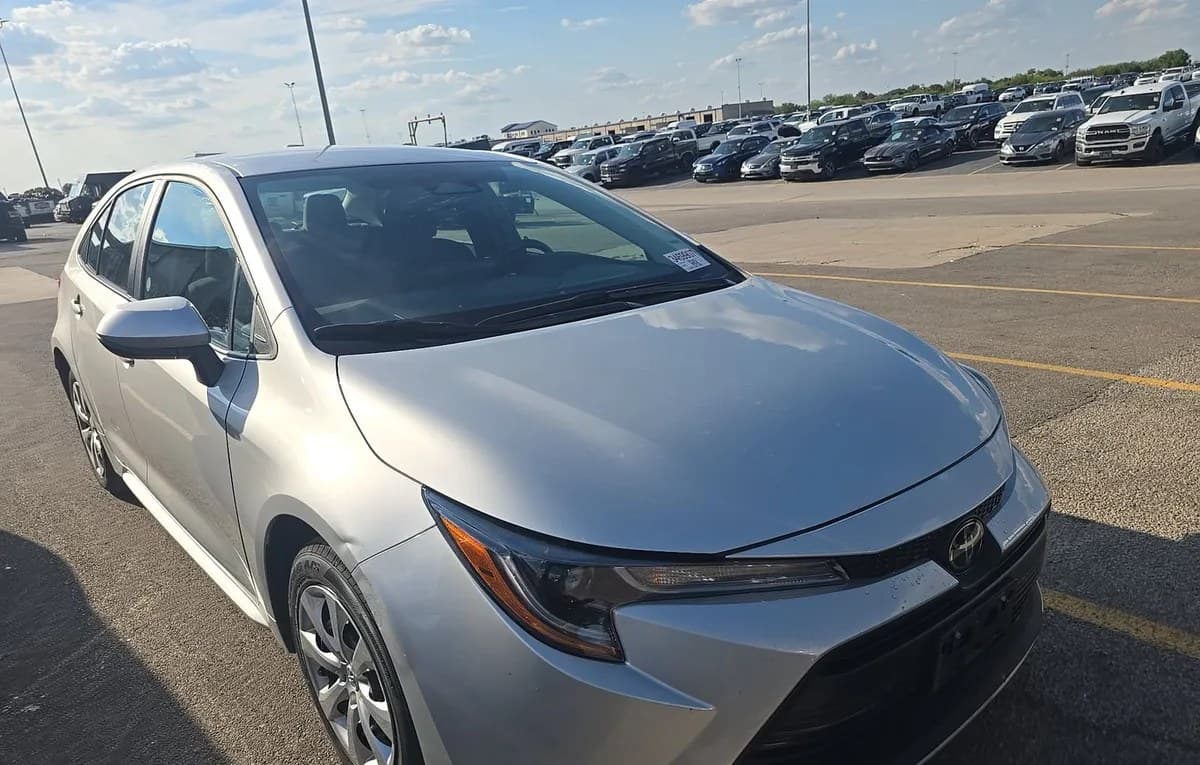 2025 TOYOTA COROLLA LE 4