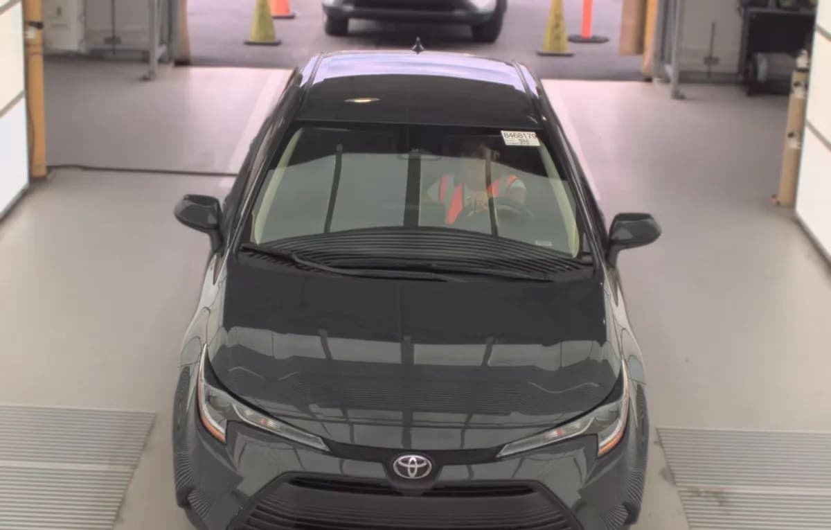 2025 TOYOTA COROLLA LE 3