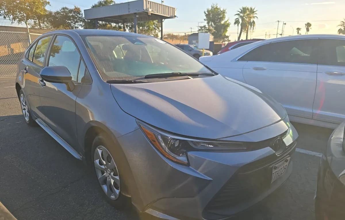 2025 TOYOTA COROLLA LE 4