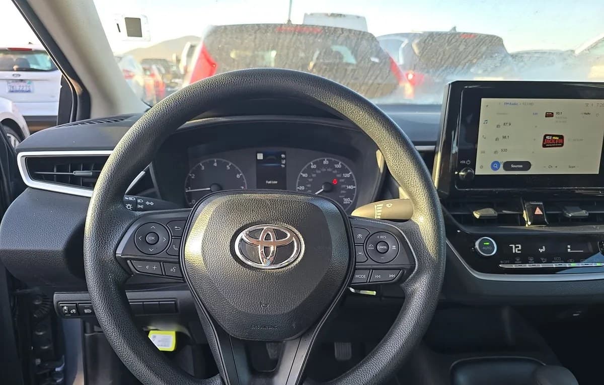 2025 TOYOTA COROLLA LE 7