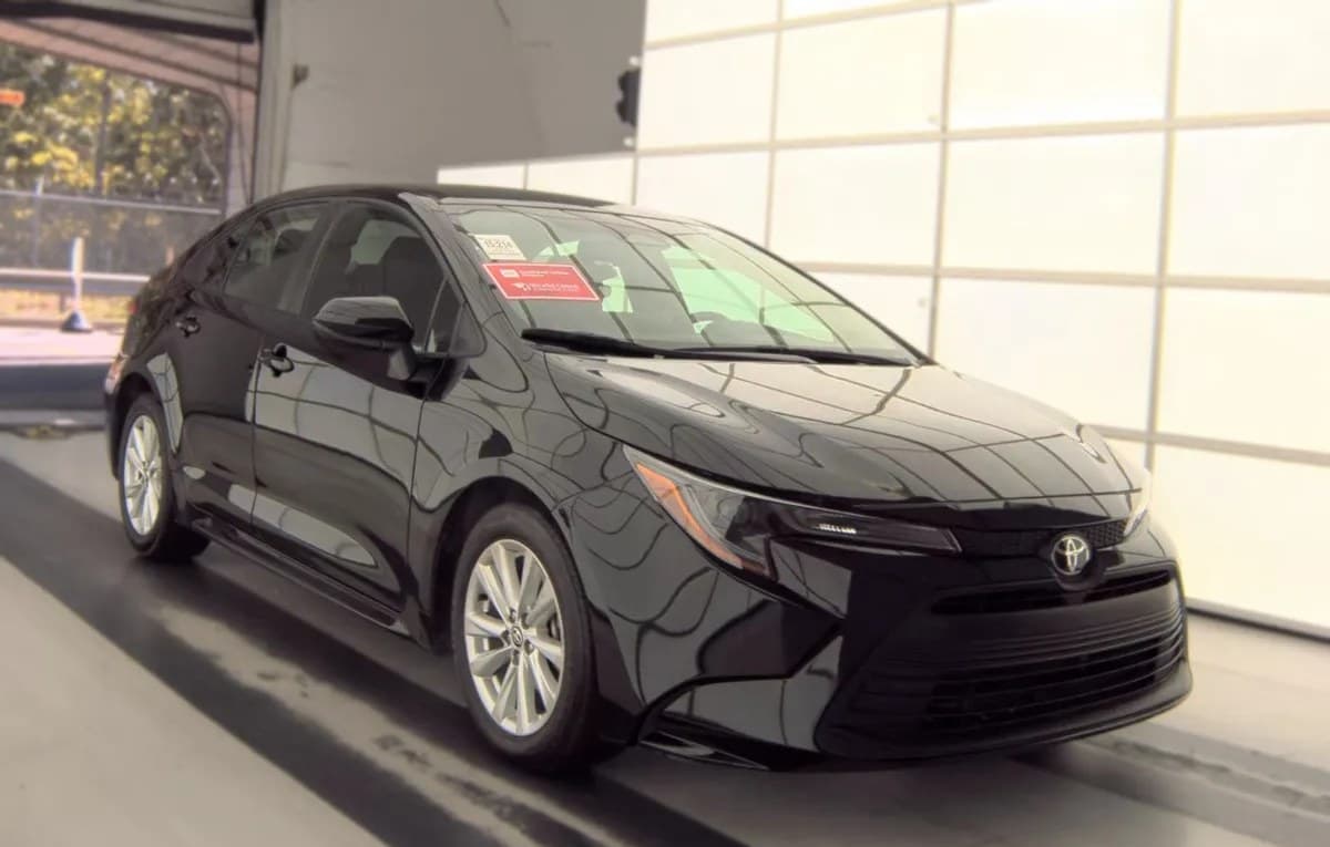 2026 TOYOTA COROLLA LE 4