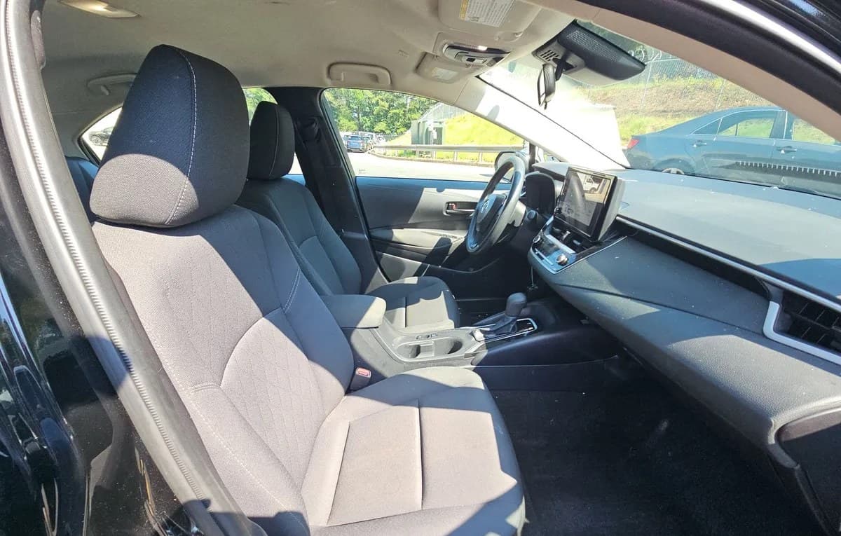 2026 TOYOTA COROLLA LE 5