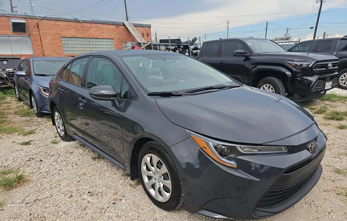 2026 TOYOTA COROLLA LE 3