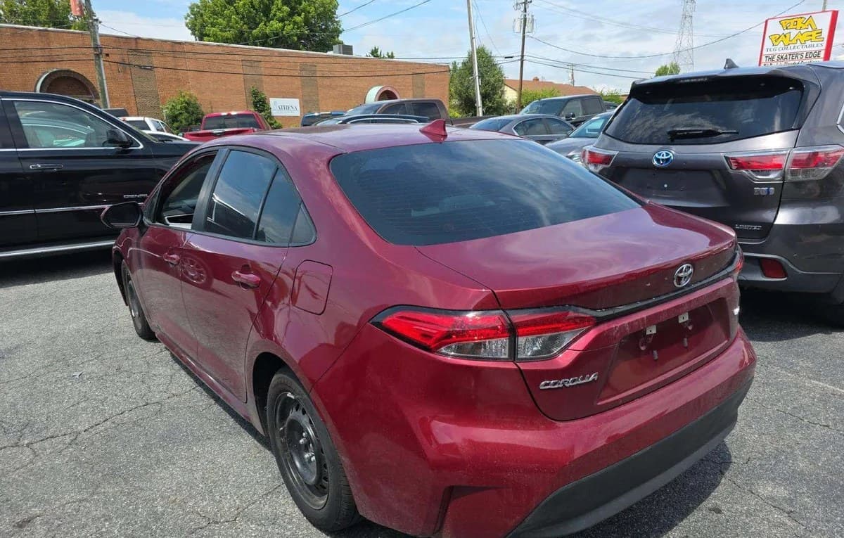 2026 TOYOTA COROLLA LE 3