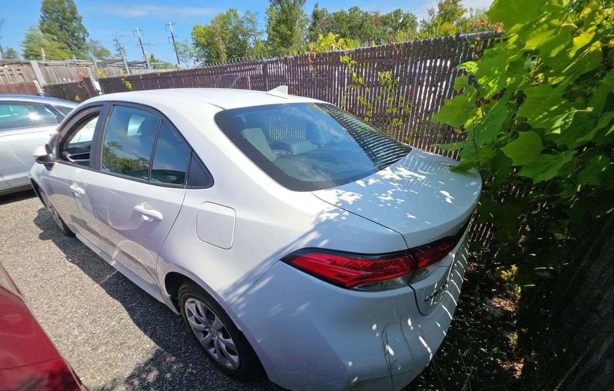 2023 TOYOTA COROLLA LE 3