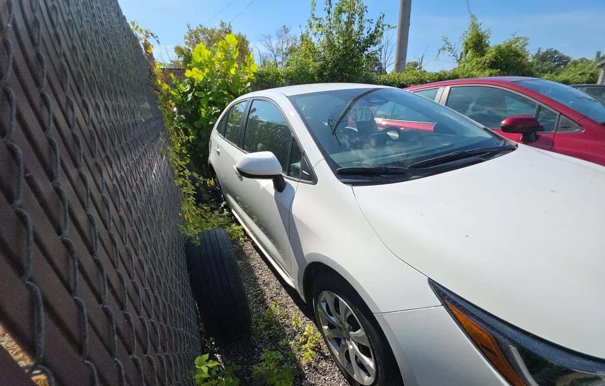 2023 TOYOTA COROLLA LE 4