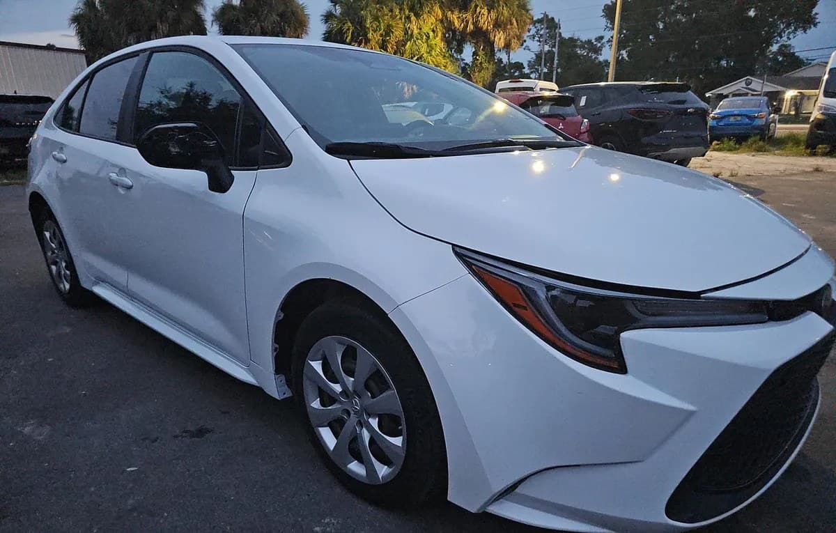 2024 TOYOTA COROLLA LE 4